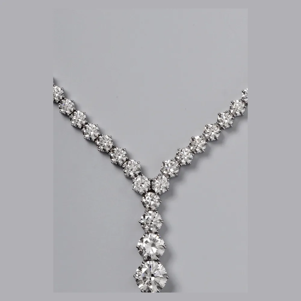 Diamantcollier, Y-Form mit Abschluss