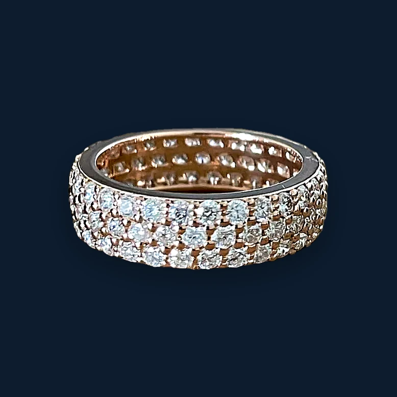 Dreireihiger Diamantring in hellem Roségold
