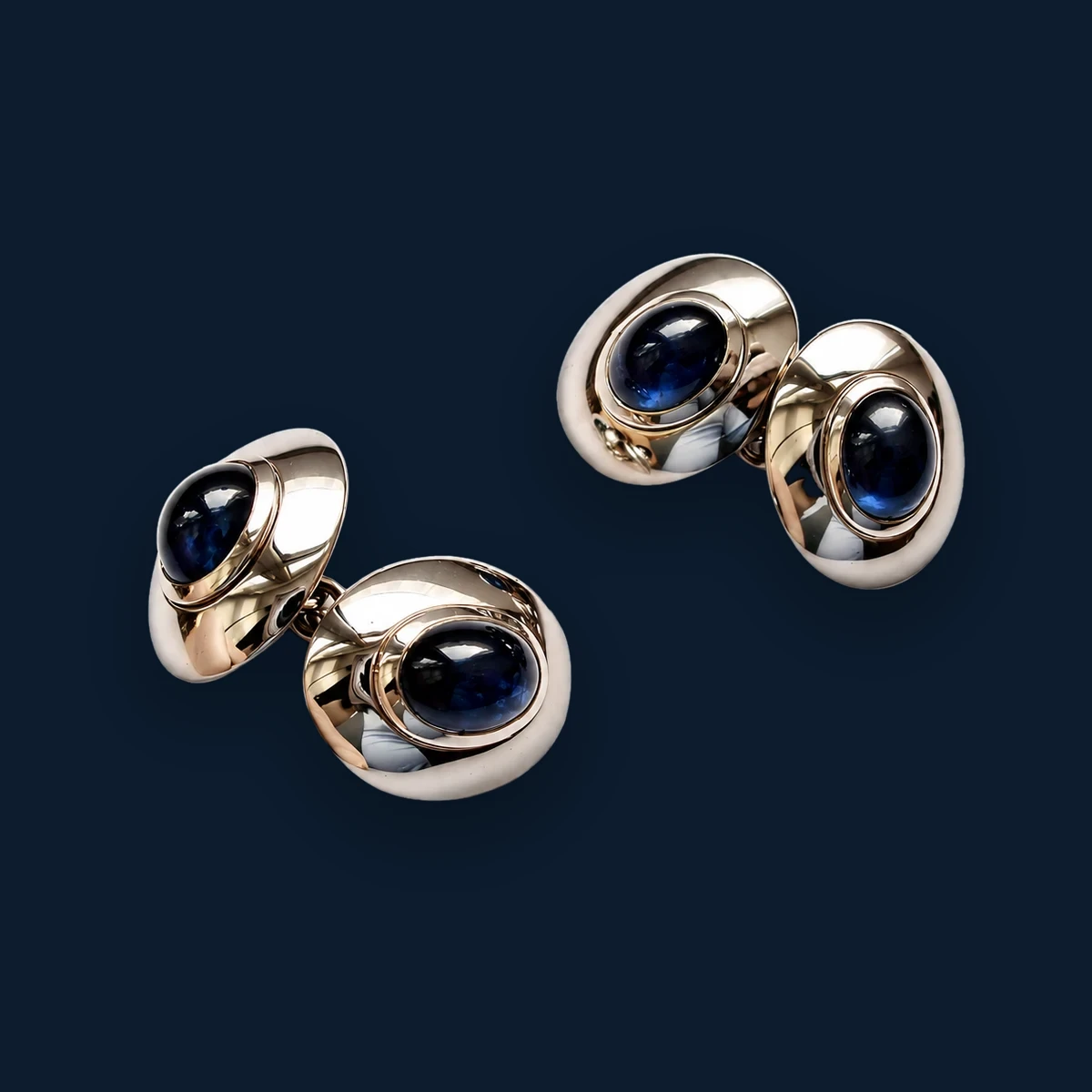 Manschettenknöpfe aus Platin mit blauen Saphir-Cabochons, beidseitig besetzt