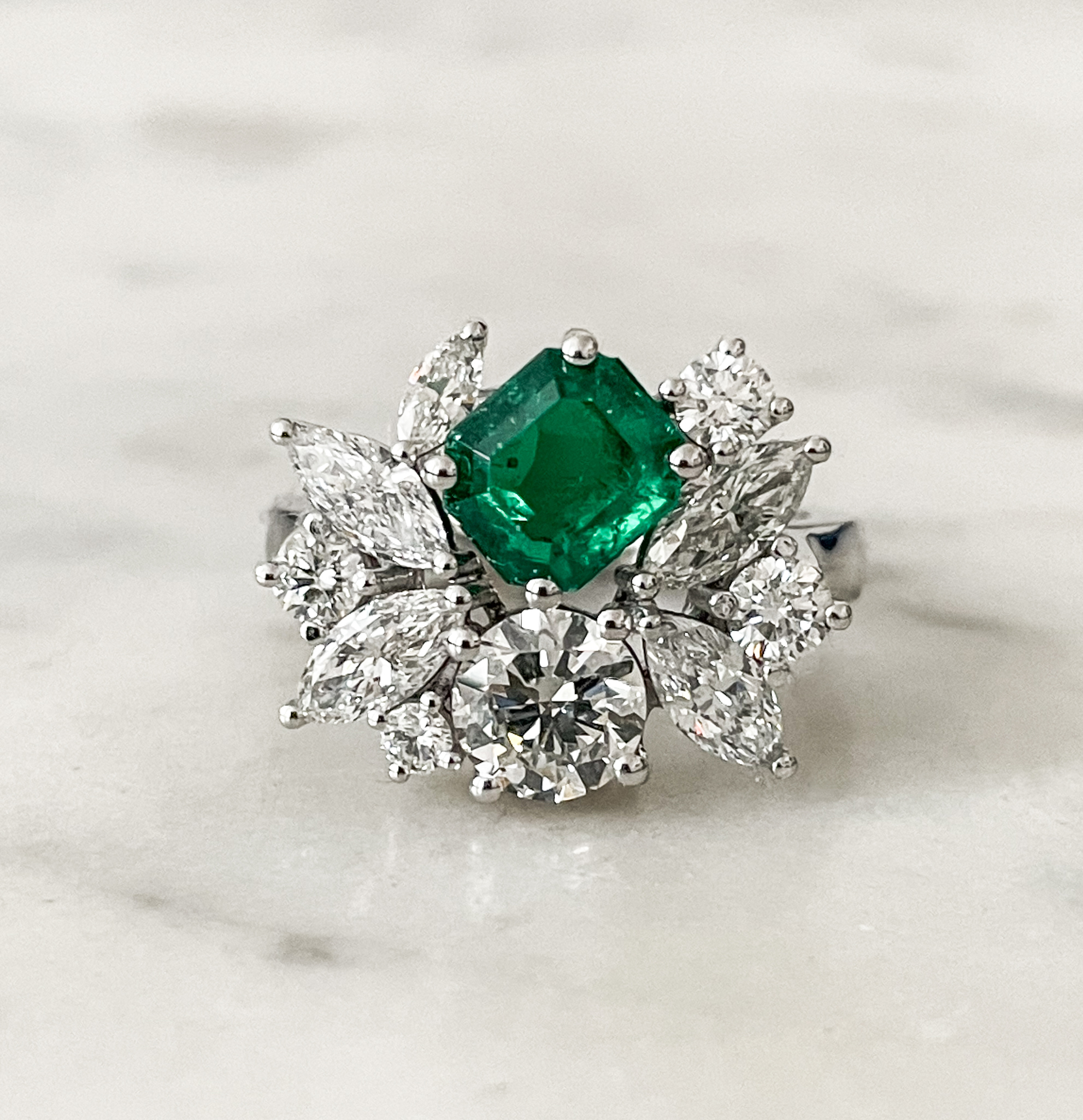 Toi-et-Moi Ring mit kolumbianischem Smaragd und Brillant – ein zeitloses MXHM-Erbstück